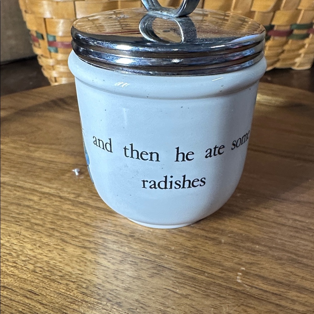 Peter Rabbit Ceramic Jar with Lid Wedgwood - Picture 2 of 6